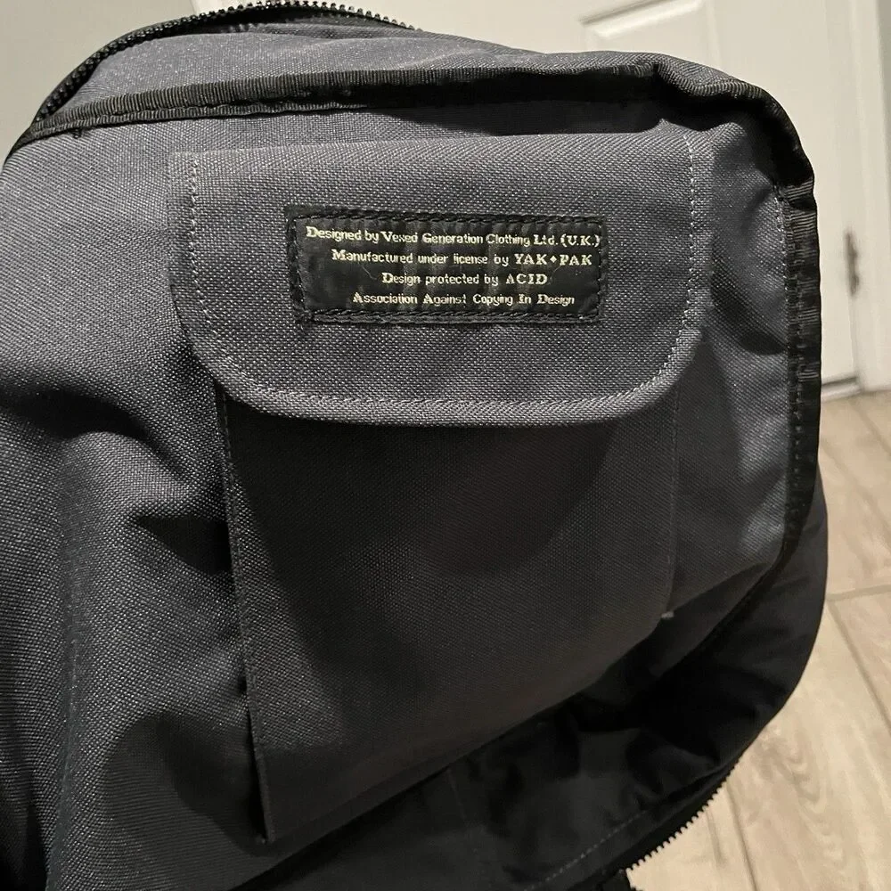 RARE Yak Pak Vexed Generation Design Y2K Vintage Crossbody Bag Sling Brooklyn NY